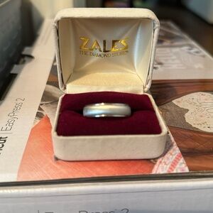 Men’s size 11 ring 14 karat white gold